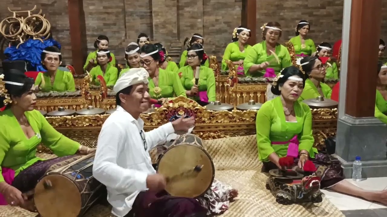 Tabuh telu sekar gadung  oleh sekaa  gong dari banjar subak gede  sukawati gianyar bali