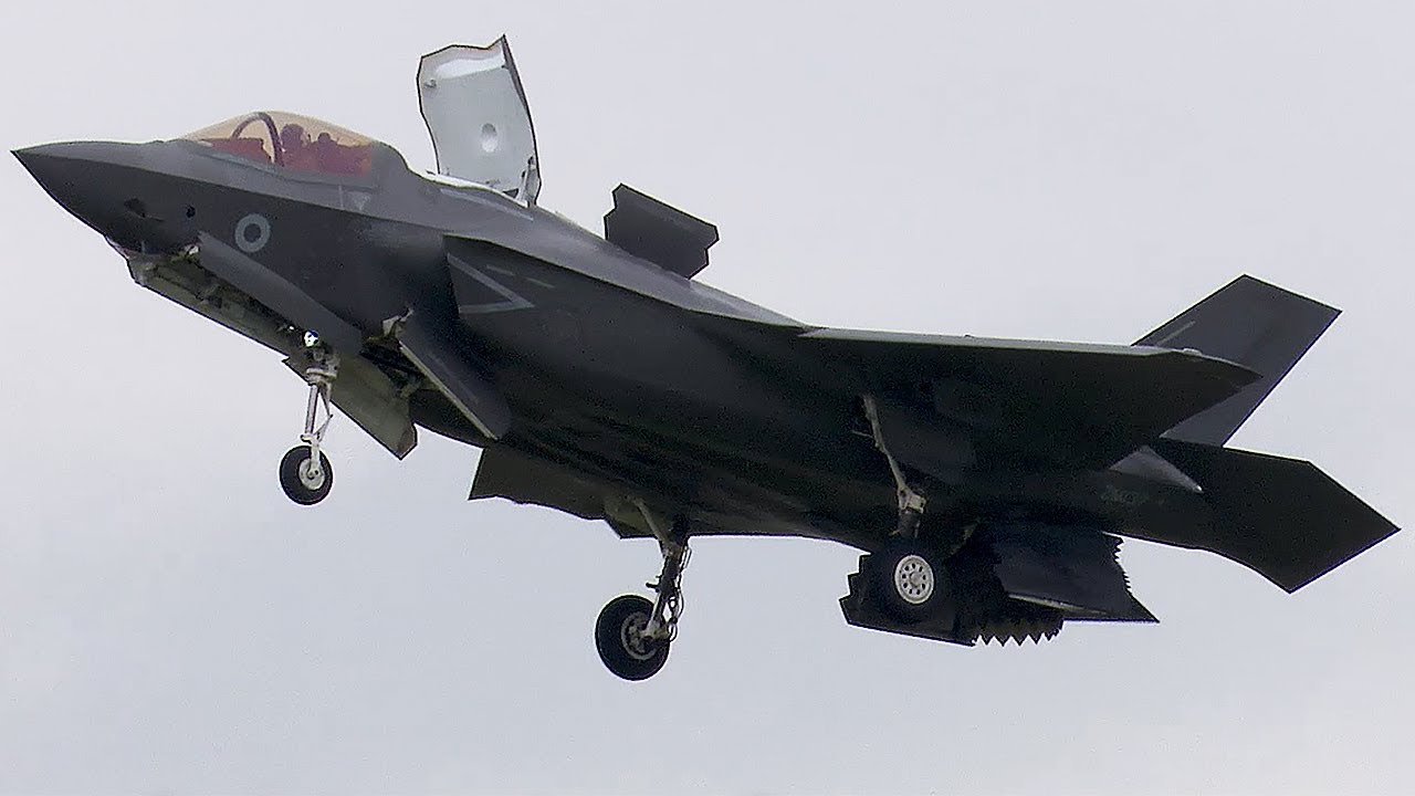 Wild RAF F-35B Lightning II display - RIAT 2016 RAF Fairford