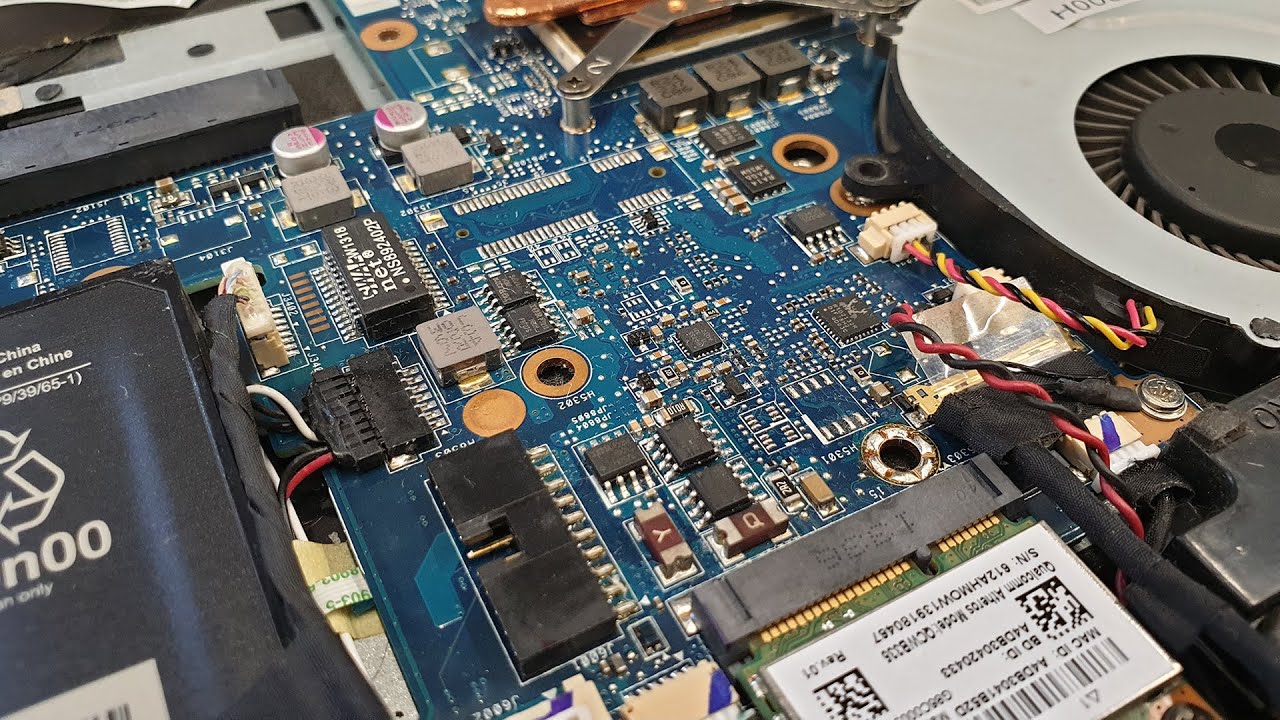 Zwarcie na płycie głównej - Naprawa Toshiba Satellite L50-A