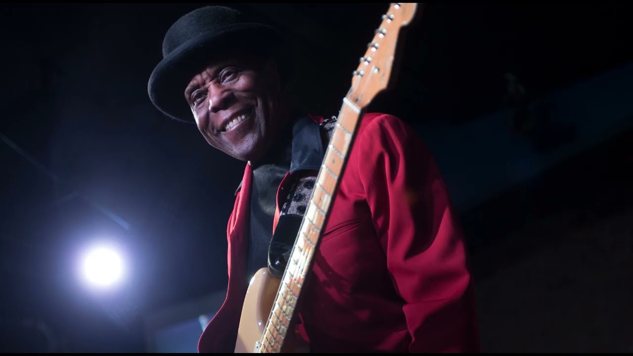 Buddy Guy - Damn Right I've Got The Blues. Backing Track in A (Extended Version).