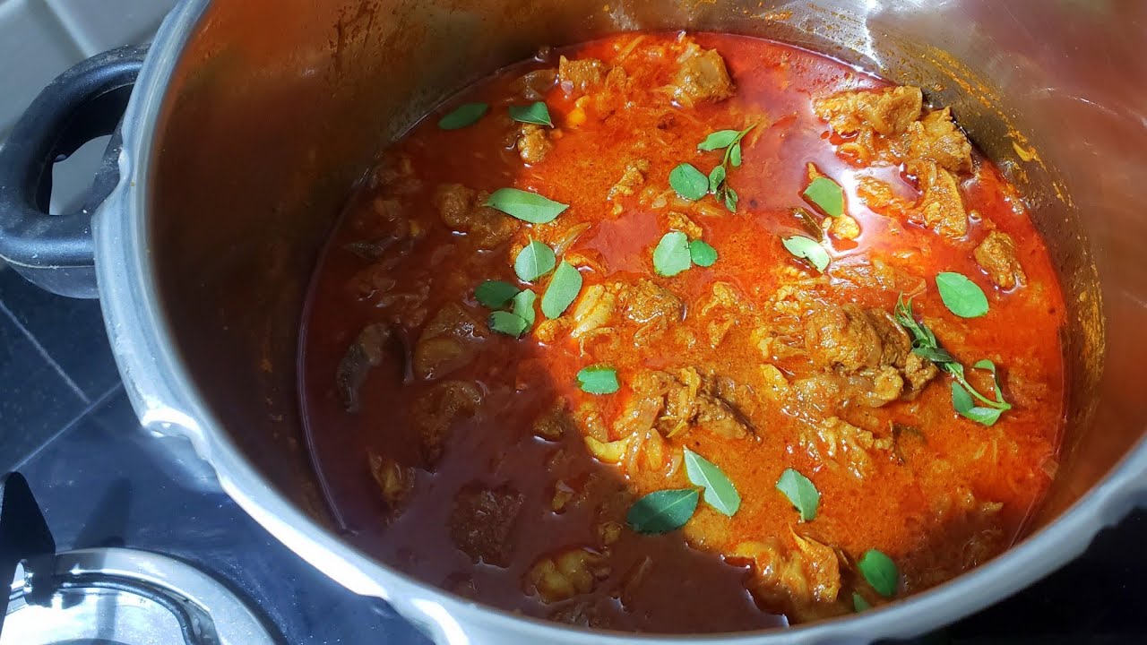 കുക്കറിൽ നാടൻ മട്ടൺ കറി || Easy Kerala Mutton Curry in Cooker || Anu's Kitchen