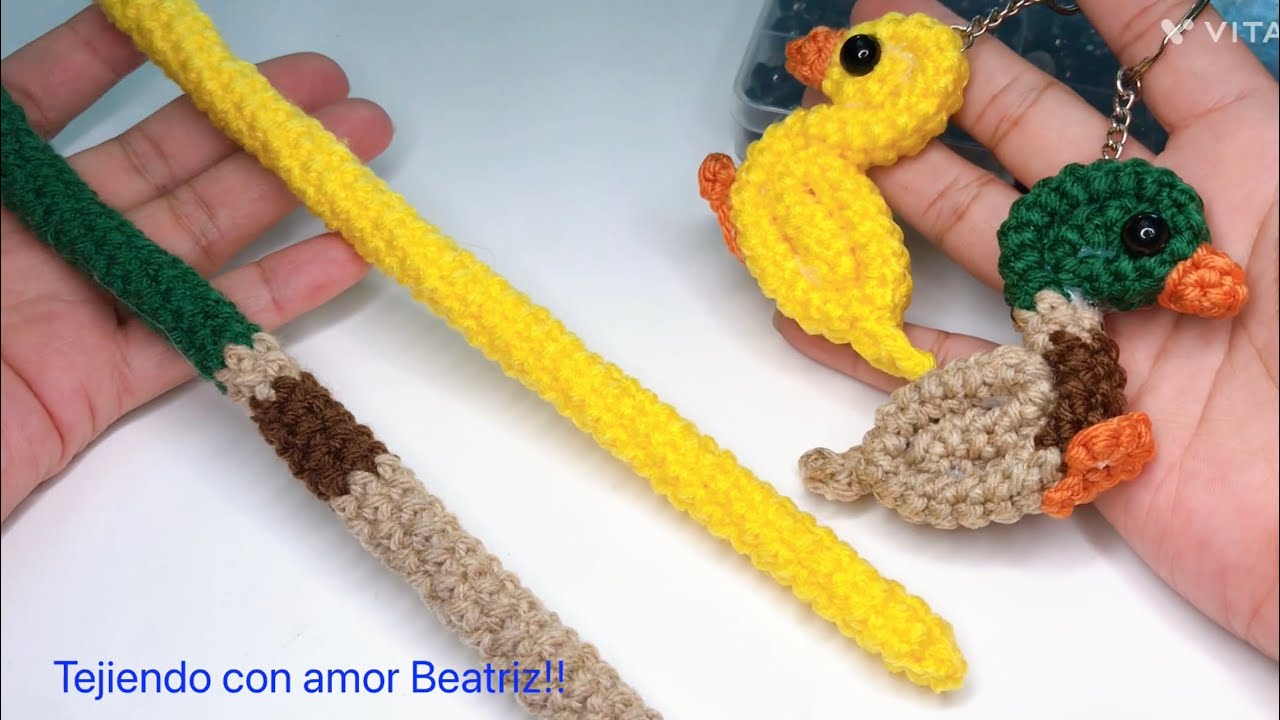 How to crochet duck keychains, using only single crochet stitches in a spiral 🌀 😱