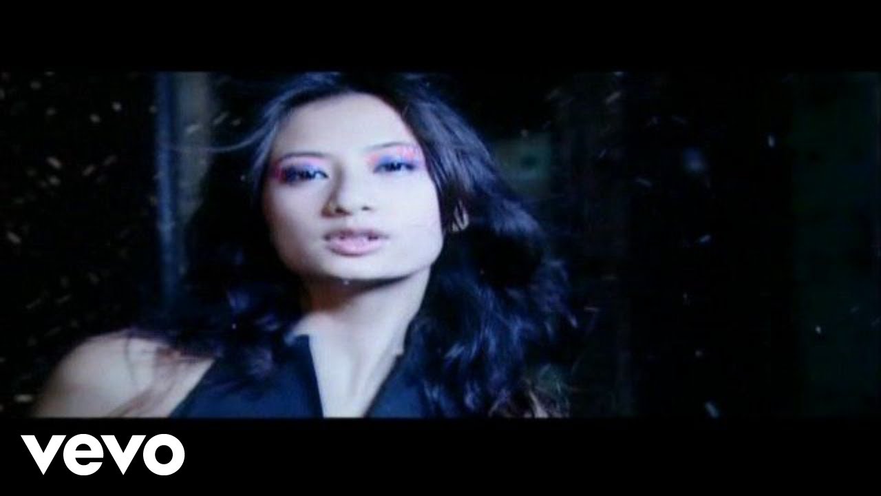 Emme Wong - 黃伊汶 -《Show Me Love》MV