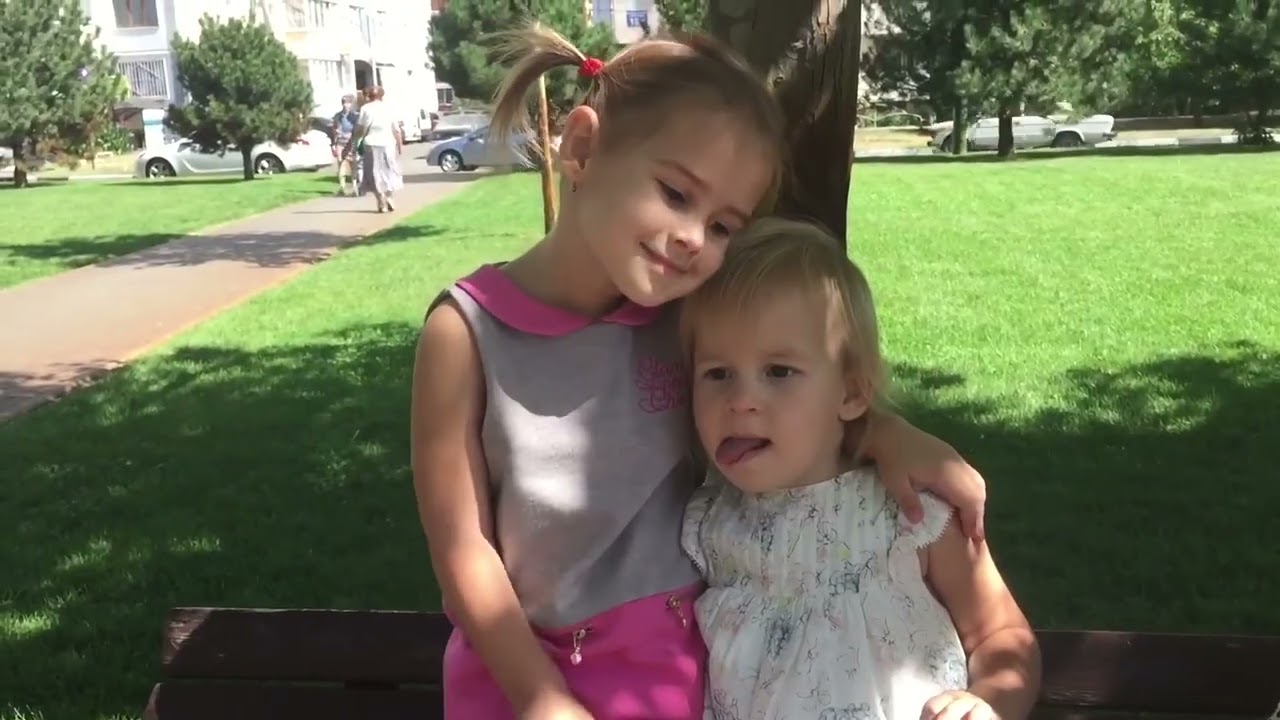 Family Vlog: Buying Clothes for Alina & Yulia and Playing at Home