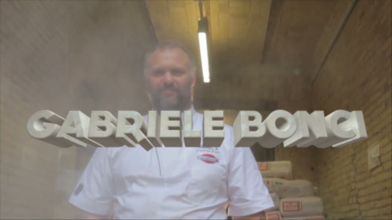 PIZZARIUM Gabriele Bonci, chef e pizzaiolo romano. In questo video la pizza più buona al mondo