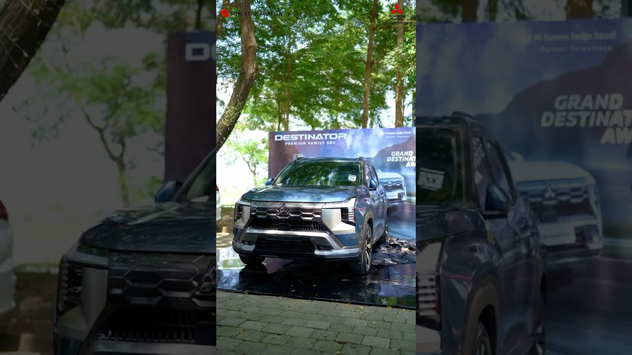 MITSUBISHI DESTINATOR - Lunar Blue Mica