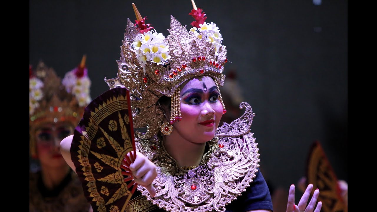Tari Legong Kreasi Mahawidya (Kel. 2)