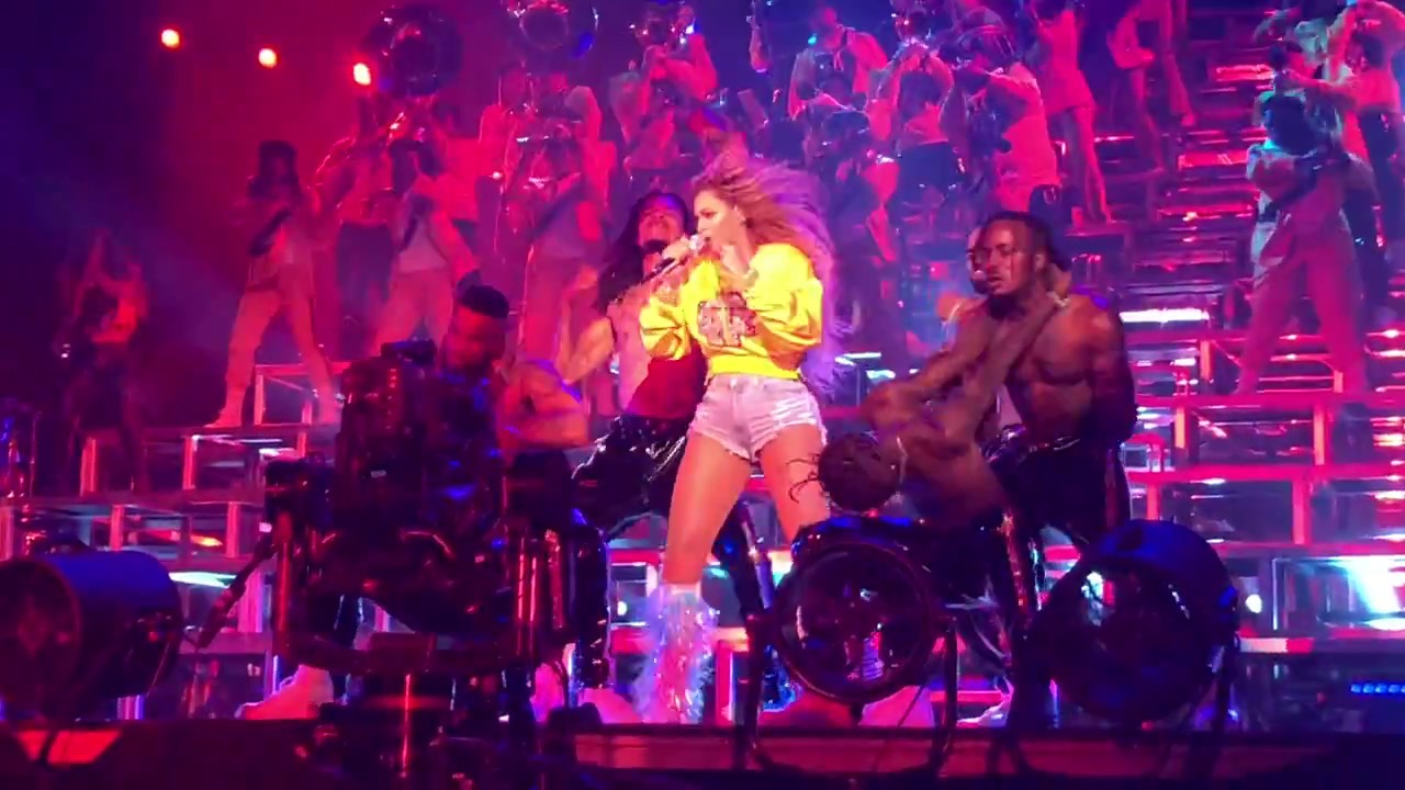 Beyoncé - Sorry / Me, Myself, And I / Kitty Kat / Bow Down / I Been On (Coachella Weekend 1)
