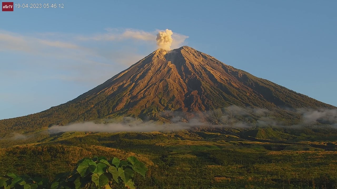 Apr 19, 2023: Sunrise at the Erupting Semeru Volcano in Indonesia