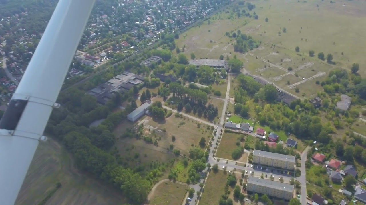 Rundflug &uuml;ber B&uuml;cker-Werke und Flugplatz Rangsdorf