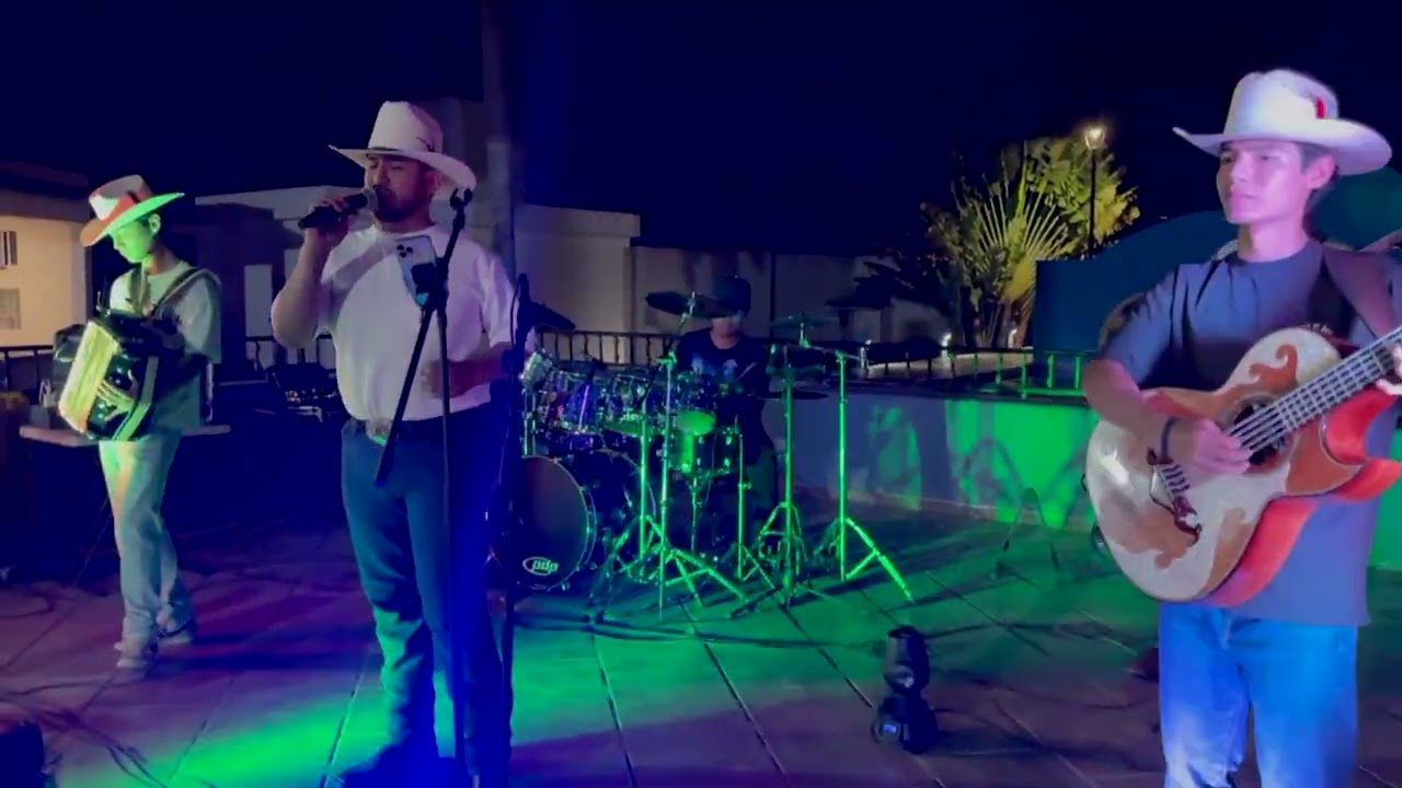 Rosalinda - Grupo Cumbia Norte ( en vivo )