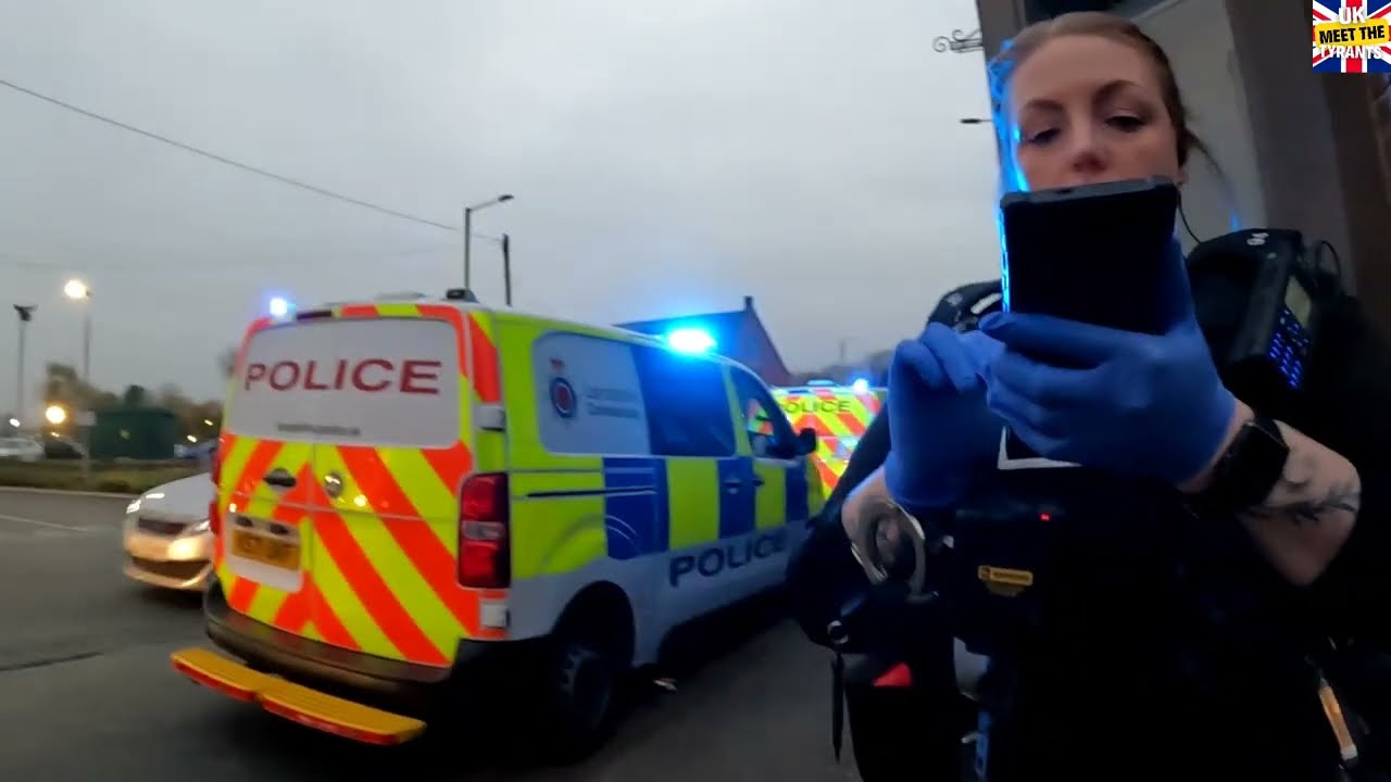 I HOPE SHE GETS THE HELP SHE NEEDS📷📷😥😥