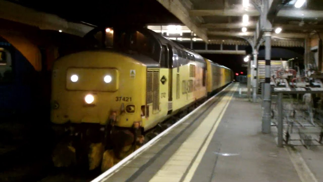 37421 passes through Fareham working 3Q03 26/11/20