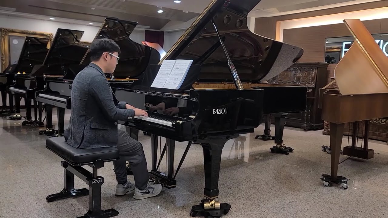 타이베이 : Fazioli 피아노를 쳐 보았습니다.