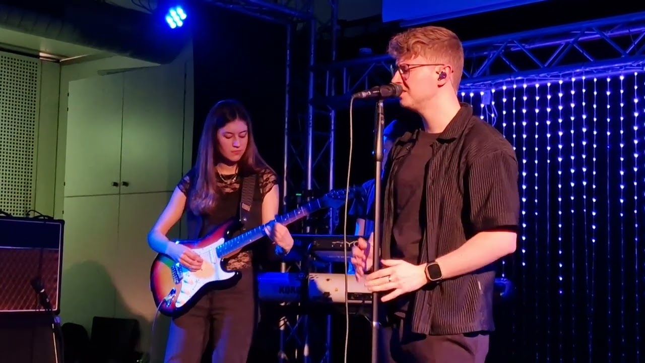 Tobias Ernst - Nicht viel zuhause grad & Almost mine @ Semesterabschlusskonzert Popakademie Feb 2026