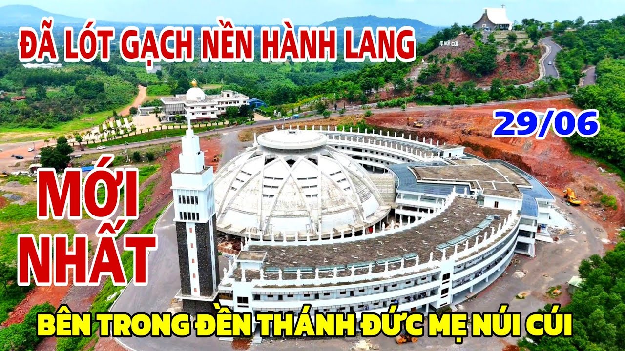 ĐỀN THÁNH ĐỨC MẸ NÚI CÚI ĐÃ LÓT GẠCH HÀNH LANG BÊN NGOÀI. THAM QUAN NHÀ NGUYỆN TRONG ĐỀN THÁNH .