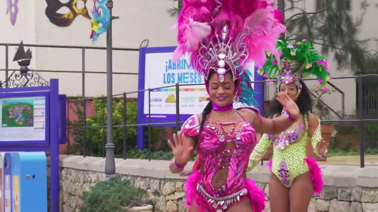 Show Brasil 🇧🇷 Bailarinas 💃y Batucada 🥁 brasileña en Port Aventura 🎢