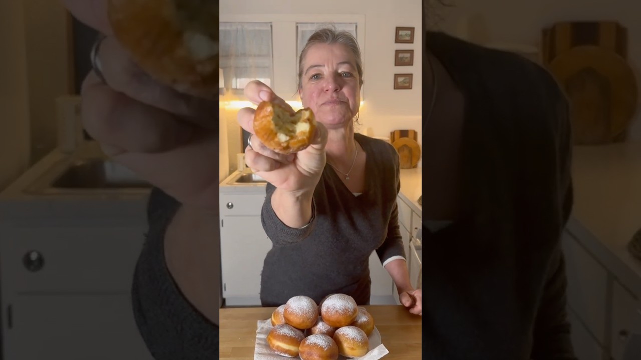 German Krapfen (Berliner) &ndash; Traditional New Year&rsquo;s & Karneval Recipe