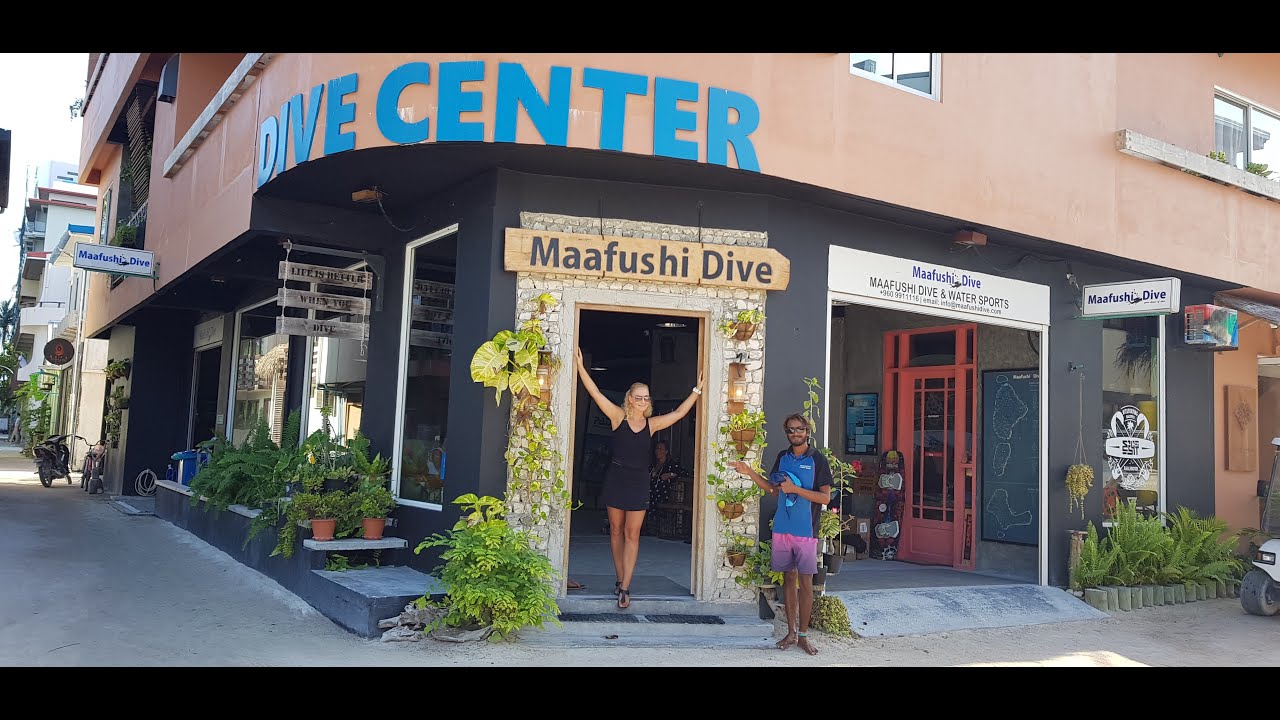 Best Scuba Diving Holiday Locations. Scuba Dive in the Maldives
