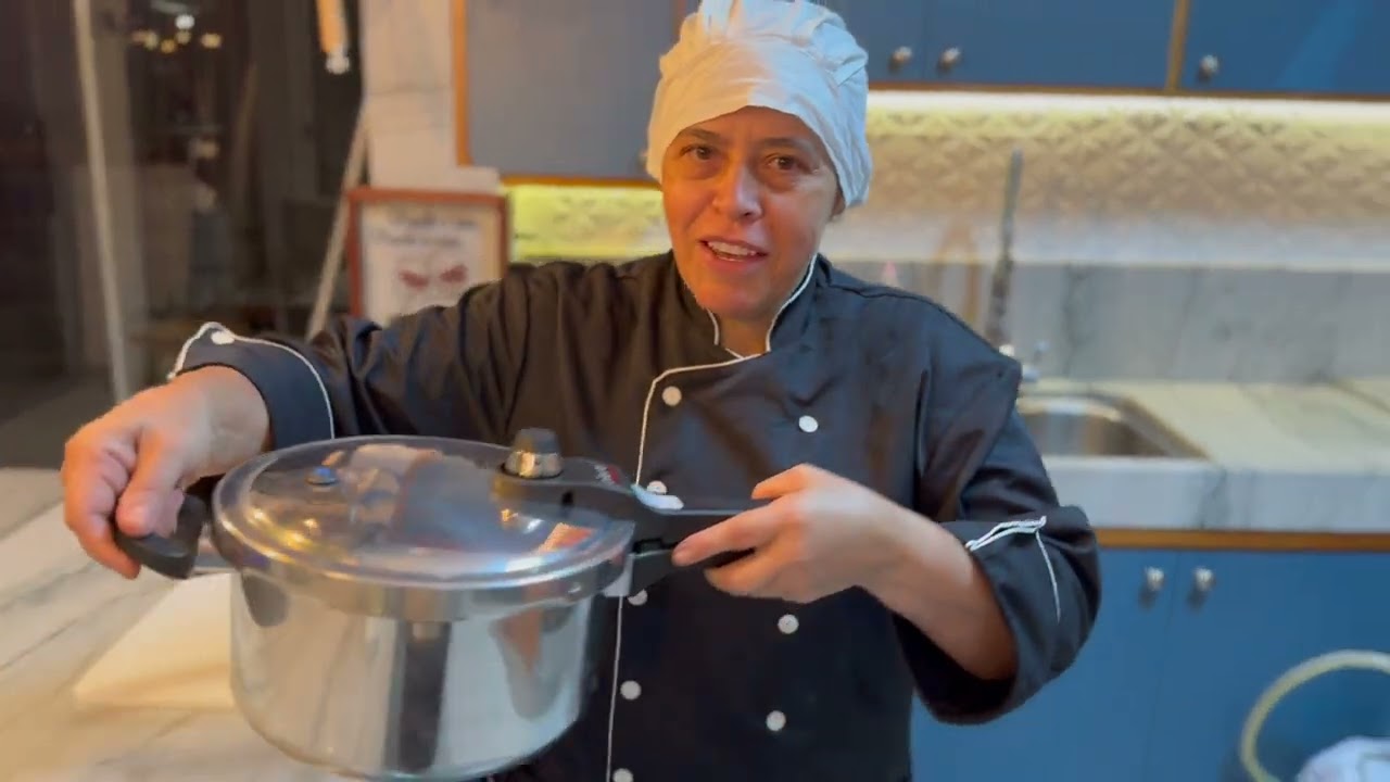 COMO FAZER UM MARAVILHOSO FEIJÃO EM CALDA COM LINGUICINHA? 😍 RECEITAS SECRETAS DA CHEFE LU 👩🏼‍🍳