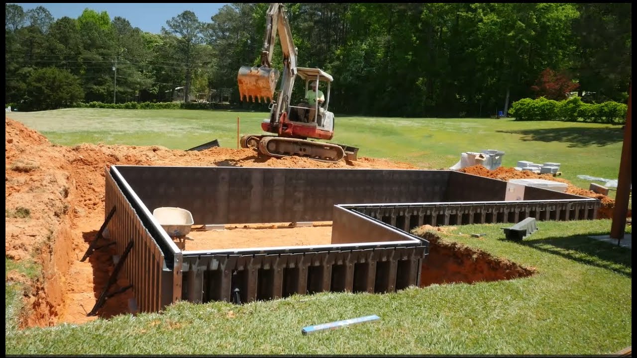 Desjoyaux Pool build