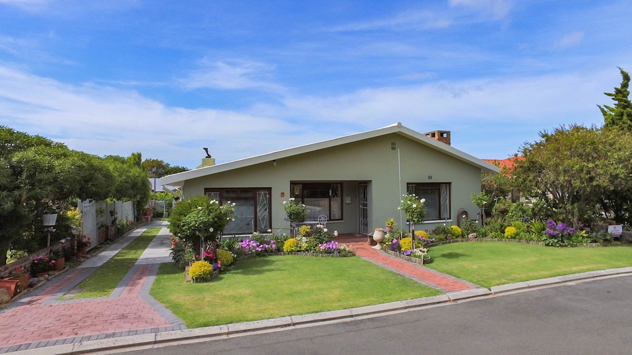 3 Bedroom House for sale in Western Cape | Overberg | Kleinmond | Kleinmond | 5 Fontuin |