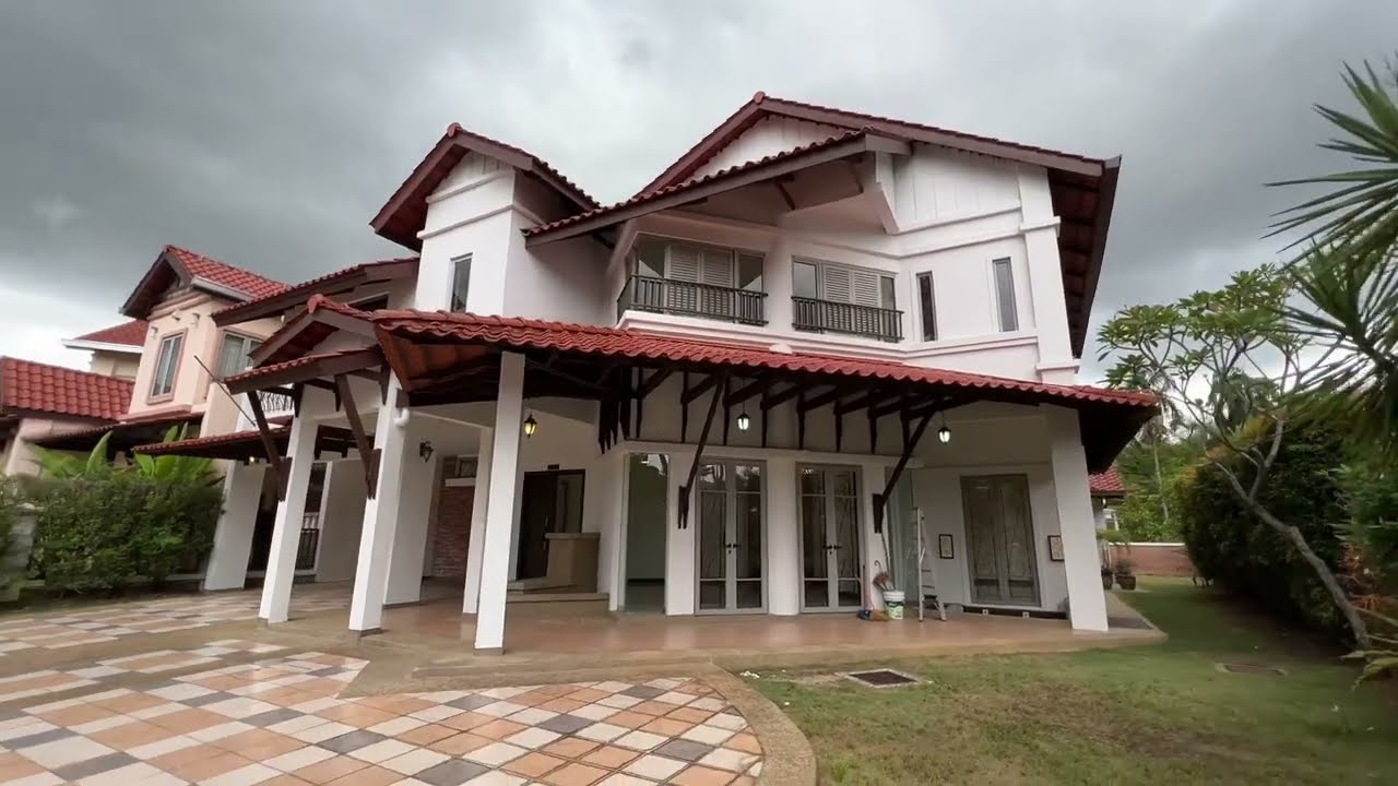 Super Spacious 2 Storey Semi-D @Jalan Titian, Bukit Jelutong, Shah Alam for Sale