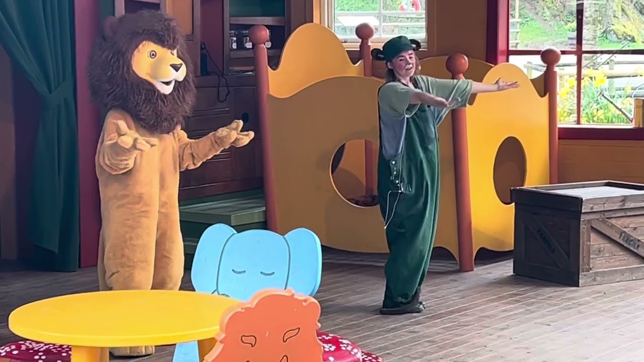 Boråsdjurpark 2024 foto:Jan Westerling (c) 2024 Lejonet Simba dansar och sjunger!