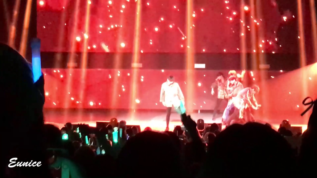 170319 SHINee World V in Toronto - Sherlock