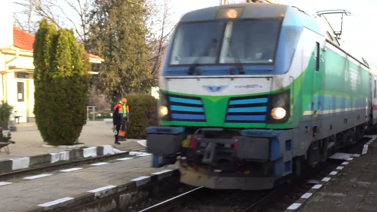 БВ 3620 (Бургас - София) преминава транзит през гара Калофер