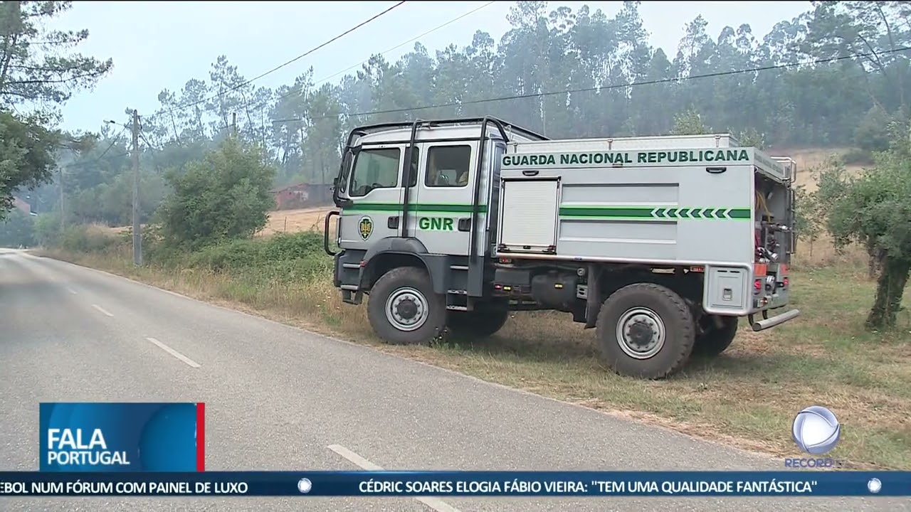 Usa vela para atear incêndio