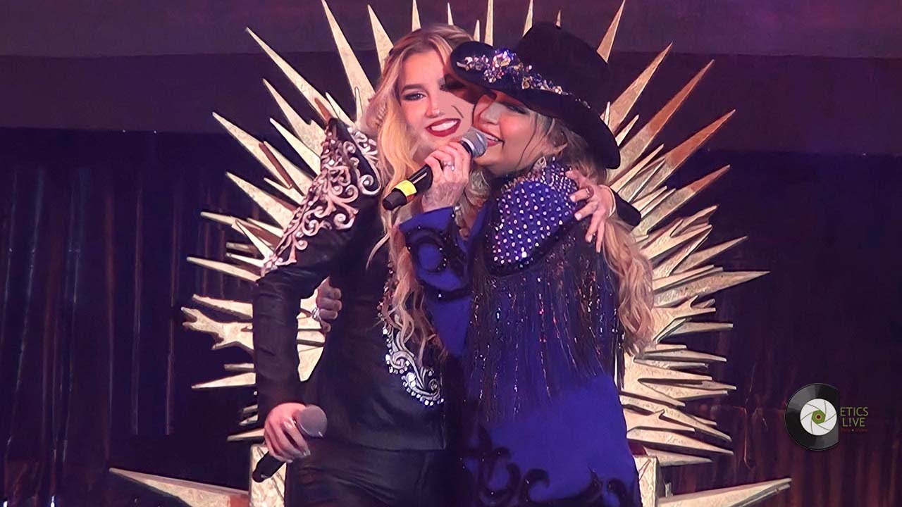 Debut de Melenie Carmona con Alicia Villarreal: Te aprovechas  |  Nortex 2022, Monterrey