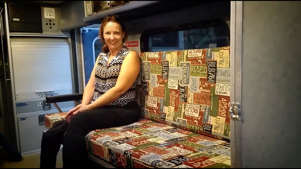 #12 Удивительный диван-кровать для автодома своими руками: переделка машины скорой помощи в автодом!