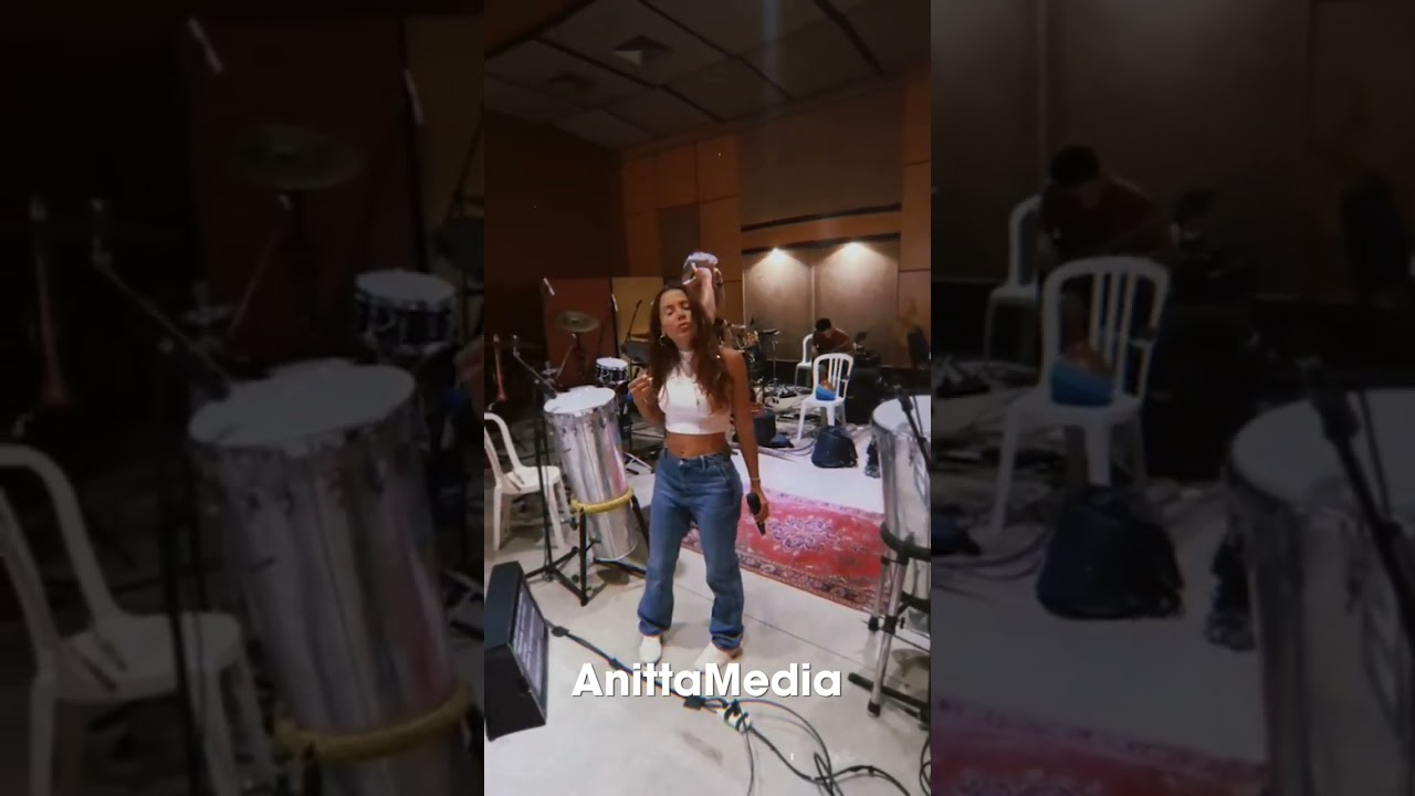 🎥 | Anitta ensaiando novo repertório de Show  live Instagram 2023