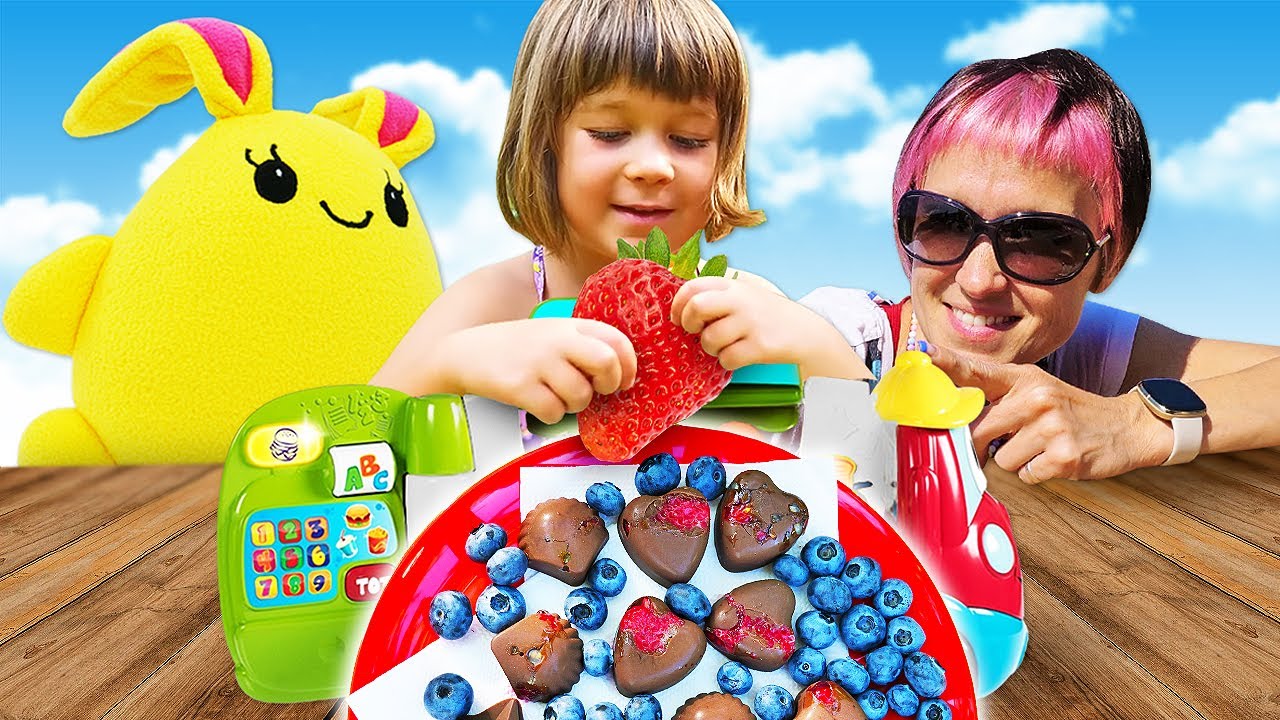 Préparons le chocolat aux fruits pour Bianca, Charles et leurs jouets. Vlog en famille.
