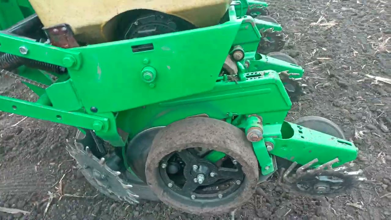 Посів соняшника 2023. Капітальний ремонт сівалки John Deere 7000