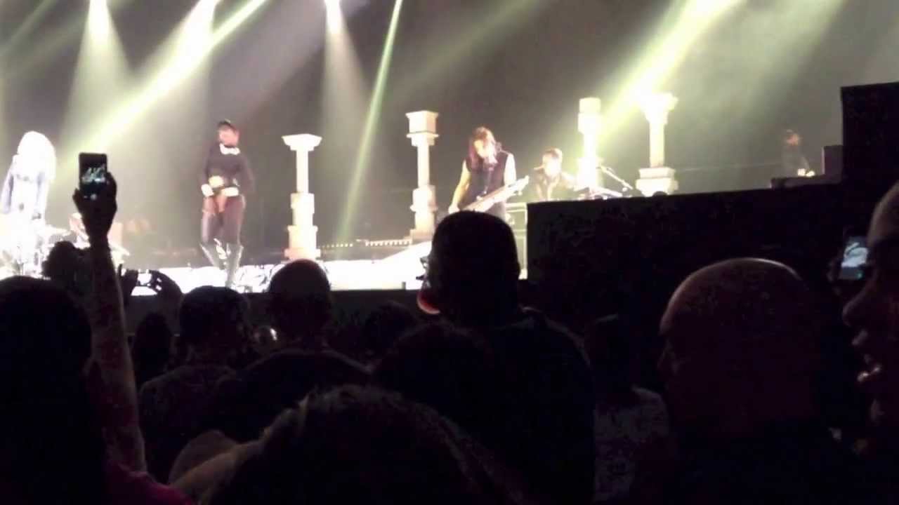 Rihanna Live in Brooklyn