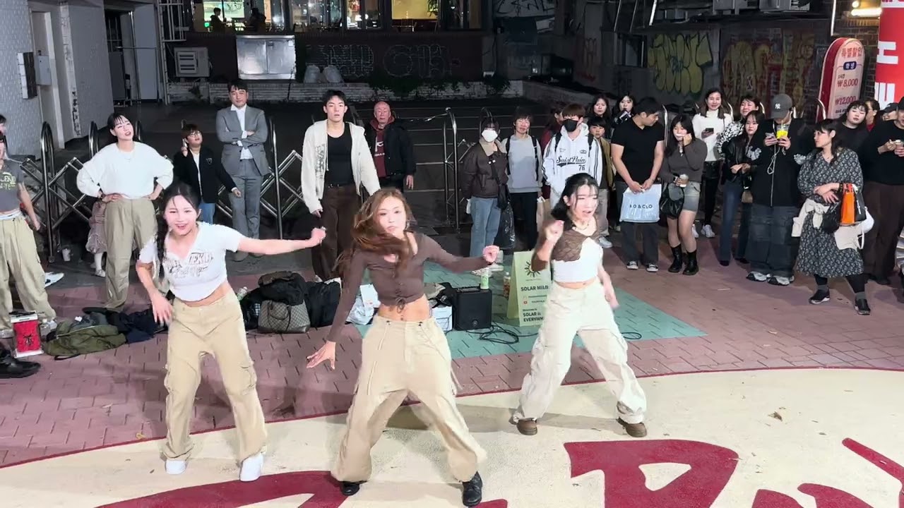 HONGDAE K-POP BUSKING (Solar Mild) - Free style
