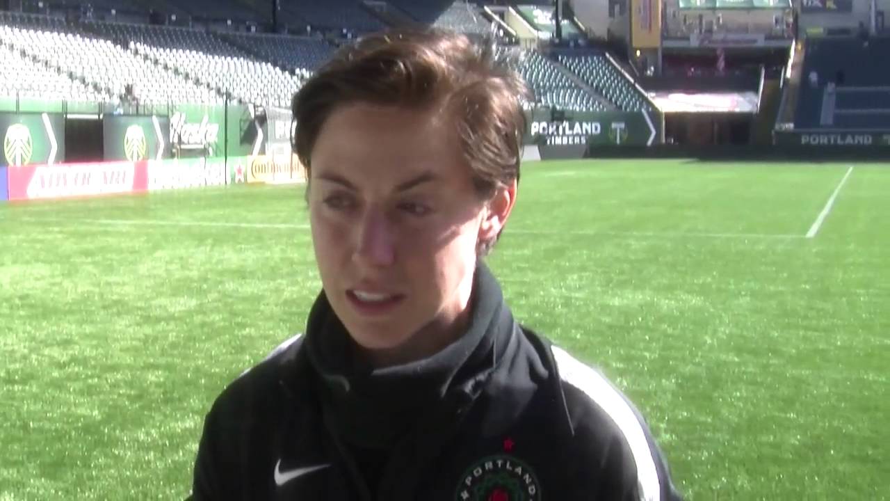 USWNT players arrive for Portland Thorns training