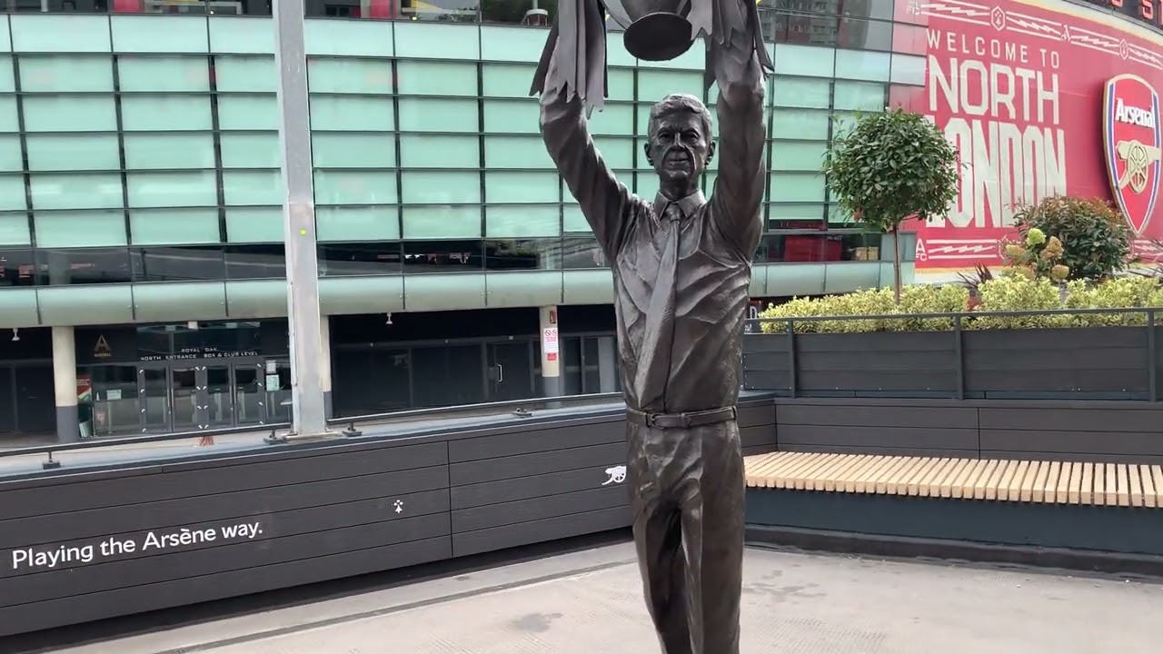 ARSENE WENGER STATUE