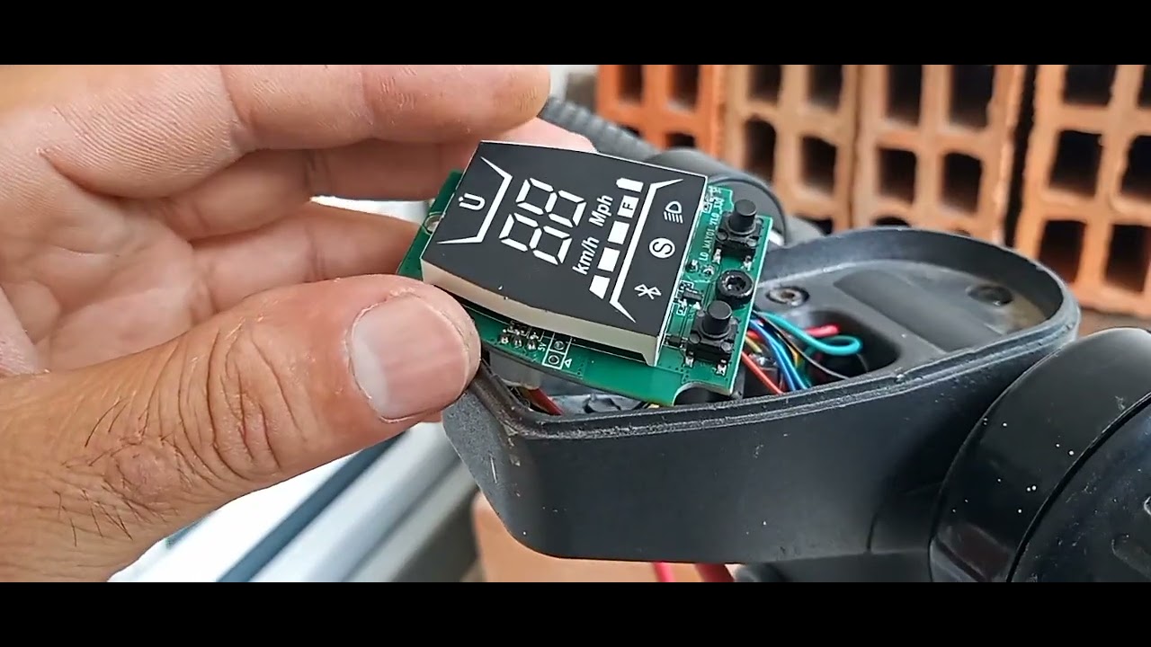 RoRoTEC adaptar controlador universal a monopatin starker usando su mismo display original