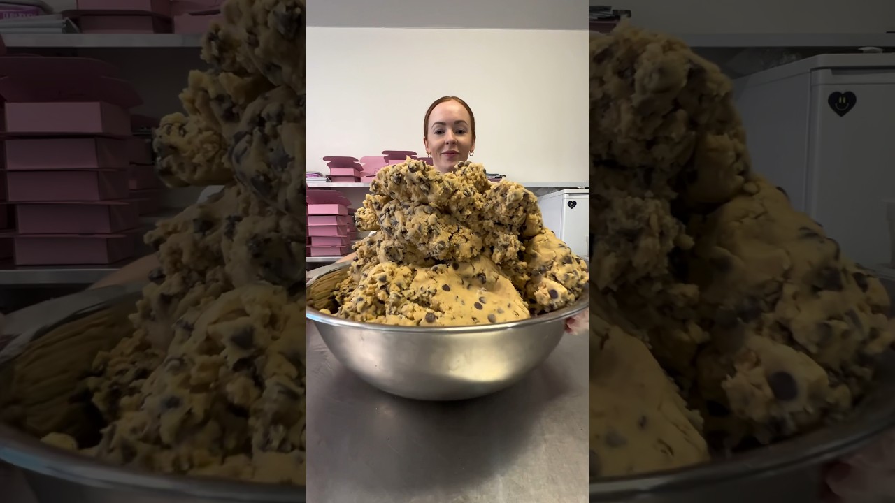 A day in my life shipping cookies across the world 🍪👩&zwj;🍳 #bakerlife #bakeryowner #bakeryshop