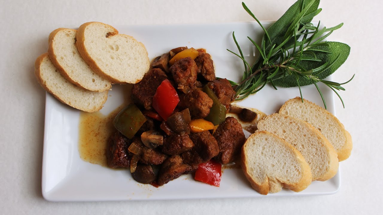 🥕 Veganes Paprika Gulasch mit Seitan