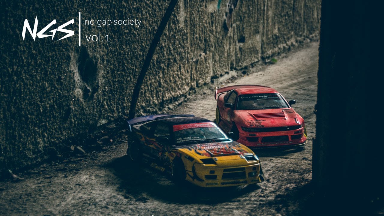 R/C Drift Car Chase - Pursuit in an old factory!