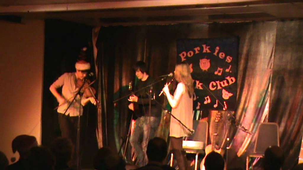 Irish Fiddle - Trí playing The A Set (Reels) at Porkies Folk Club
