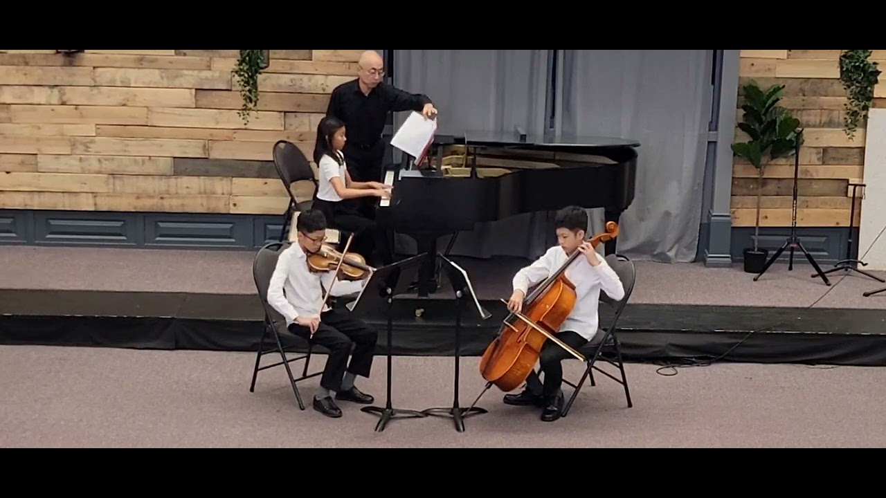 Bridge - Miniatures for Piano  Trio No. 8 (Hornpipe)