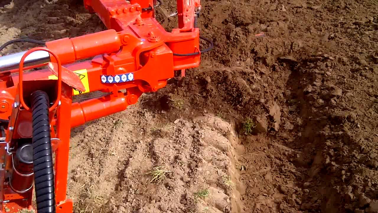 Kuhn Plough 7F Demo