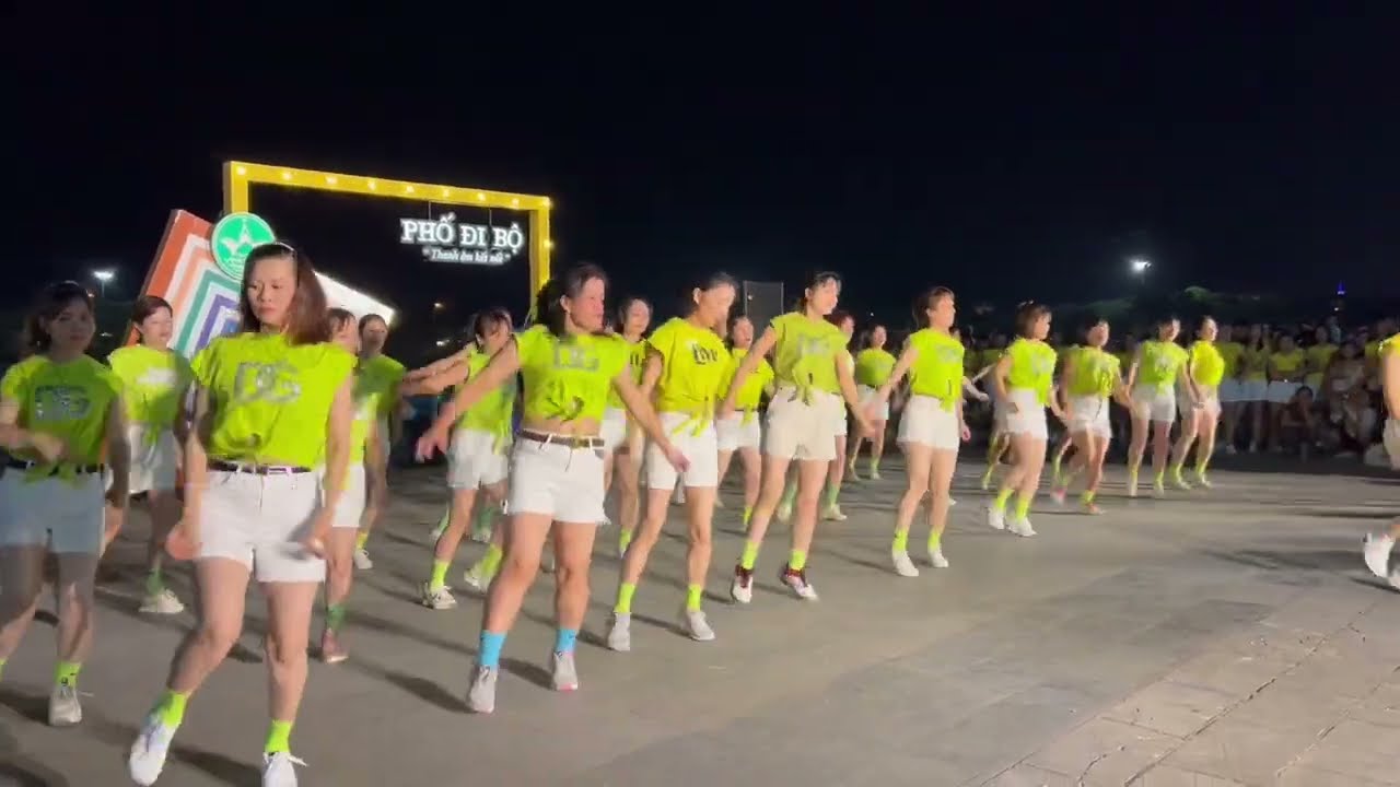 Nhảy Shuffle Dance ❤️ Nhạc Mùa Yêu Thương ❤️ Biểu Diễn Shuffle Dance Phong Doanh