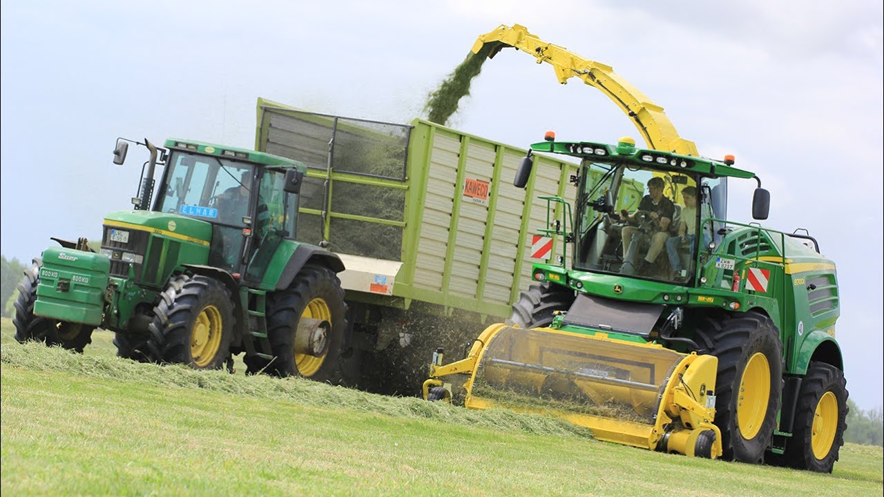 John Deere 8700i forage harvester + John Deere 7700 tractor chopping gras in Germany +++ TAKE I