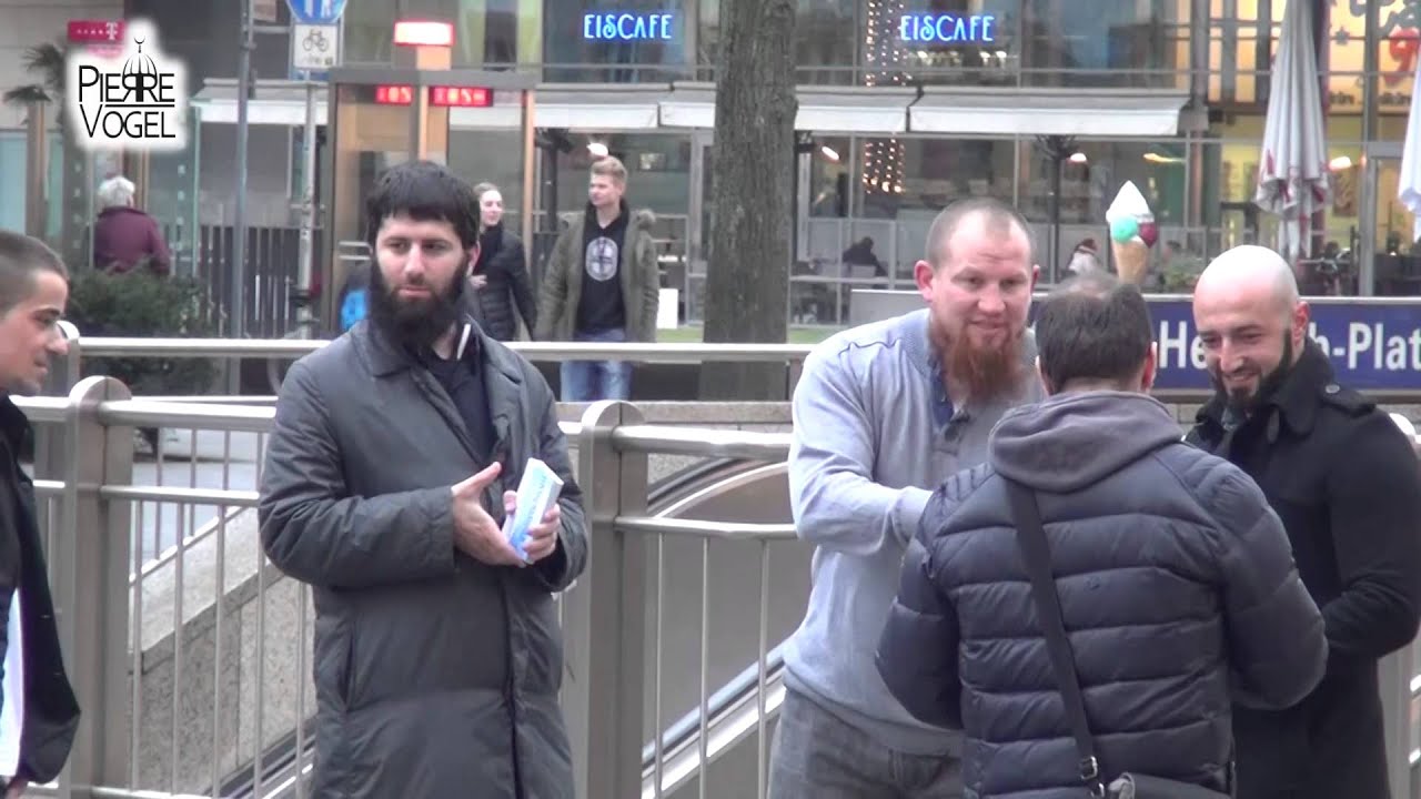 Pierre Vogel: Street Dawah Duisburg (Werbung für Open Air am 22.02.14)